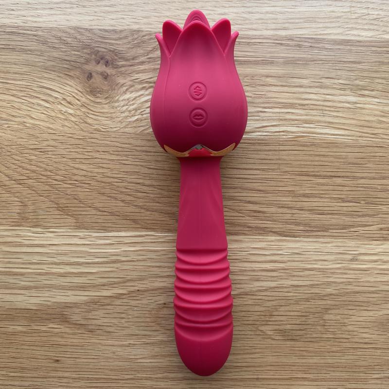 Sextoy dương vật giả rung thụt liếm hoa hồng cực mạnh cho nữ