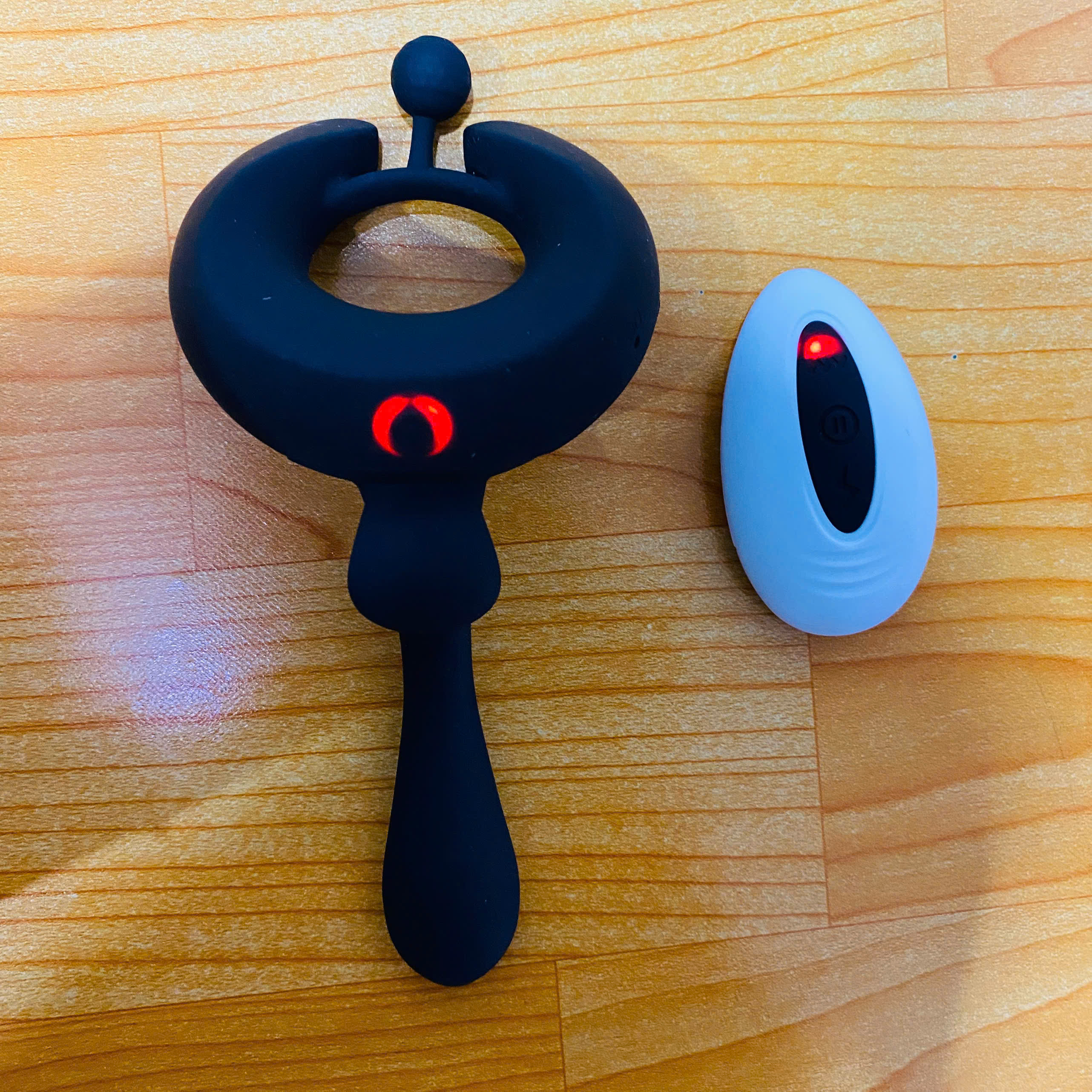 Vòng rung đeo dương vật điều khiển từ xa silicon + ABS kéo dài quan hệ