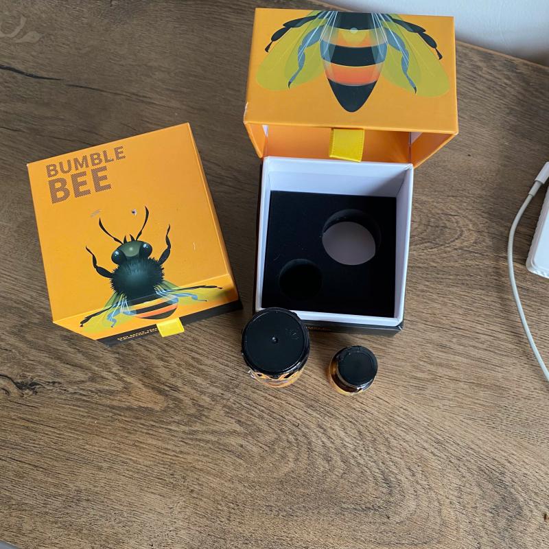 Hộp Chai Hít Popper Bumble Bee Ong Vàng Tăng Khoái Cảm