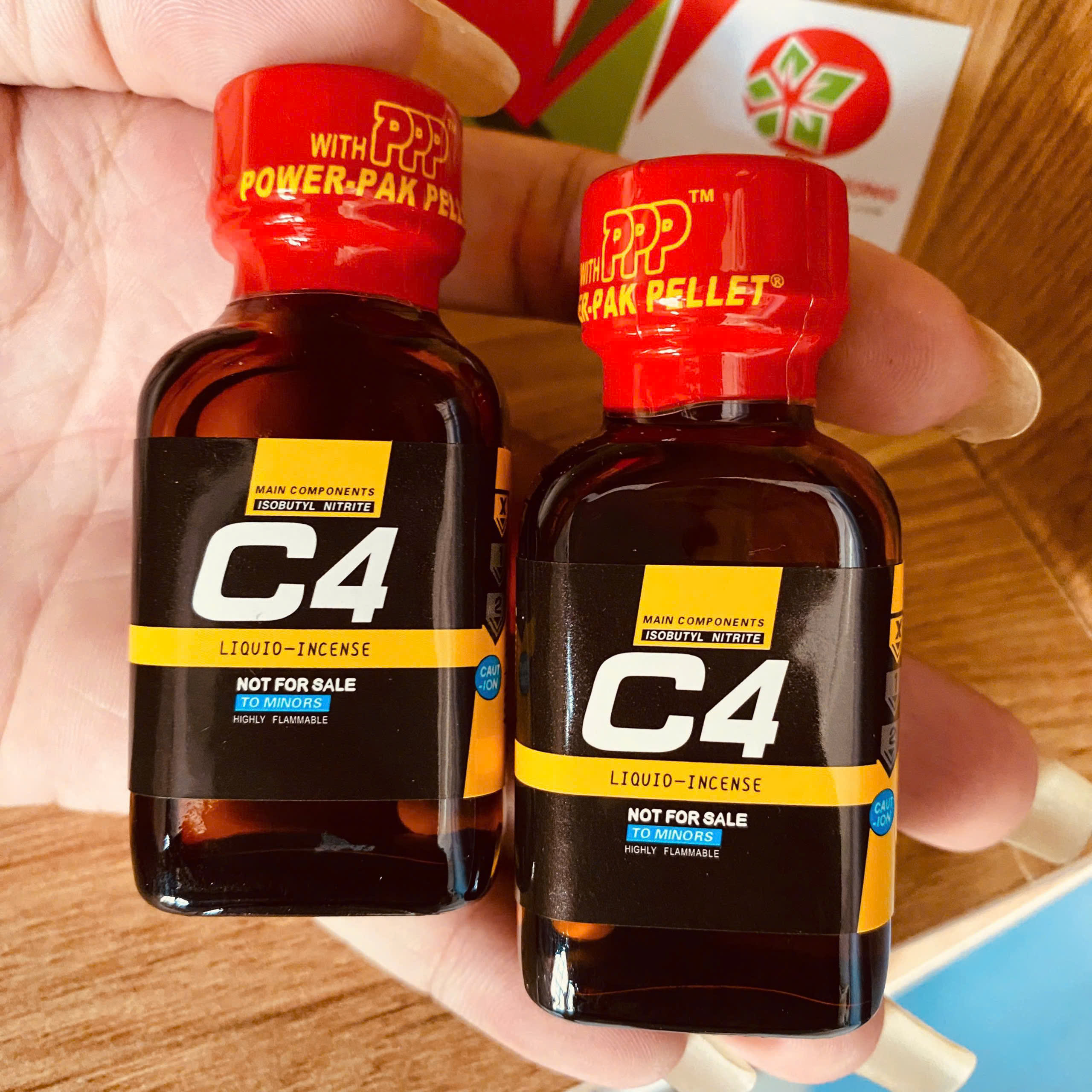 Poppers C4 vàng 30ml chính hãng Mỹ PWD hưng phấn cảm giác mạnh