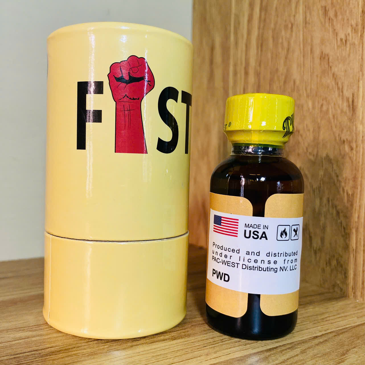 Tinh Dầu Popper Fist Vàng 30ml Mỹ Chính Hãng Kích Dục Mạnh Mẽ